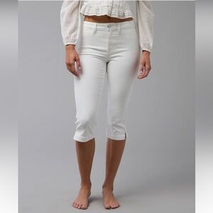 American Eagle Outfitters White Capris